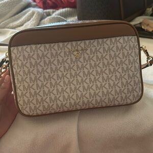 Brand New Jet Set Large Logo Crossbody Bag